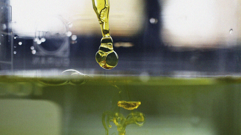 Sip and Savour: Exploring the Health Benefits of THC Syrup Elixirs